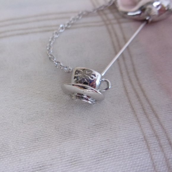 Avon Colonial Teapot Stick Pin 1982 - Picture 3 of 10